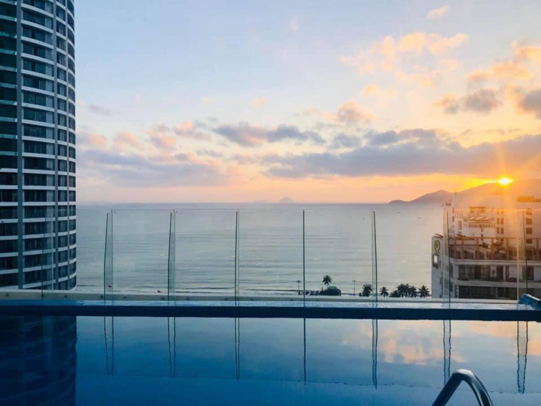 Atlantic Nha Trang Hotel Bagian luar foto
